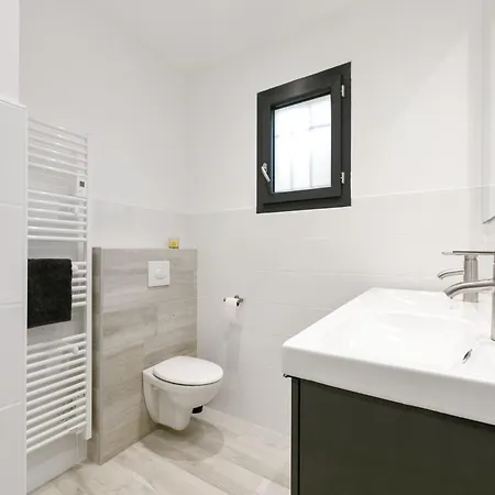 Stylish In With Private Pool, Cleaning Included